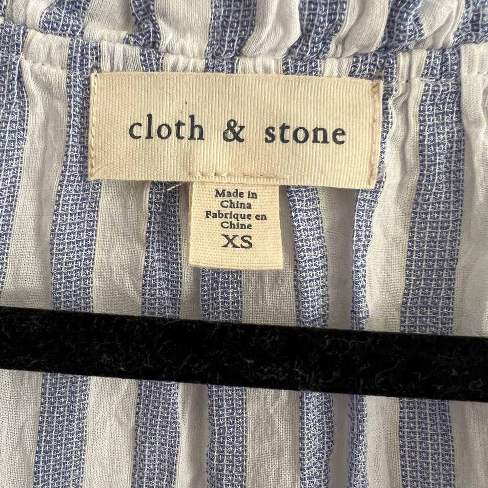 Cloth & Stone Womens Striped Ruffled V-Neck XS - Picture 3 of 4